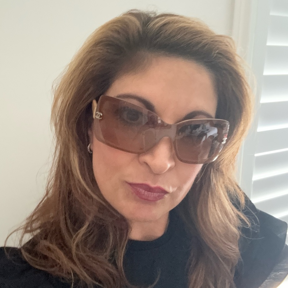 Authentic CHANEL Sunglasses - Picture 6 of 6